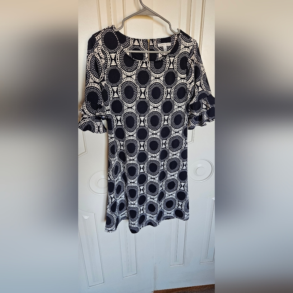 Notations Black and White Circle Pattern Mini Dress